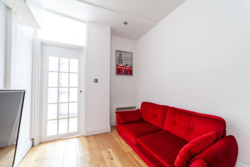 Spacious Retreat 2-Bed In Popular Camden Town Londra Dış mekan fotoğraf